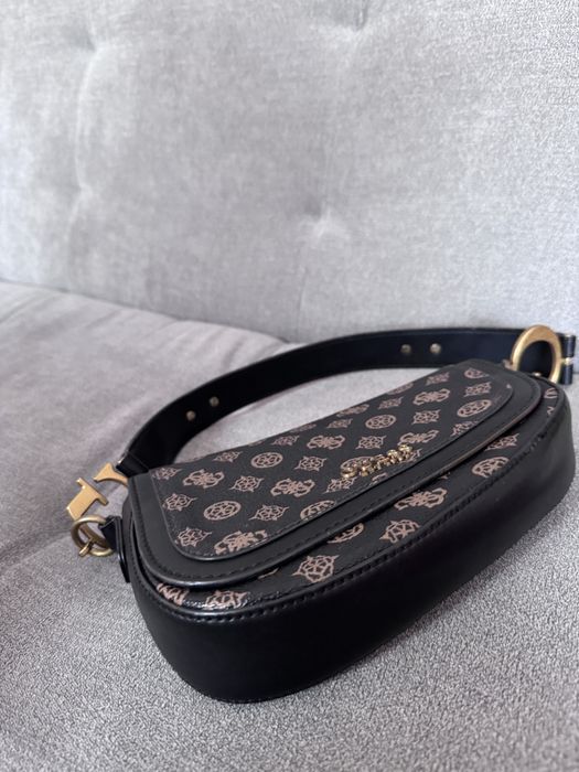 чанта Guess,страхотен модел