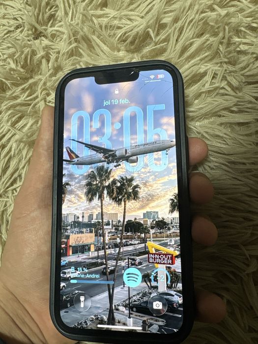 Iphone 13 spart fata spate