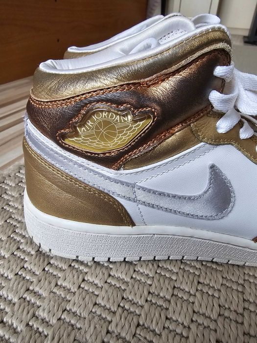 Air Jordan 1 Retro High Metallic White Gold 39 EU за Момиче