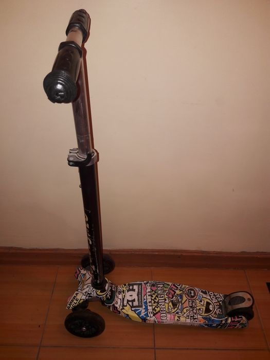 Самокат (для мальчиков и девочек до 8-10 лет)