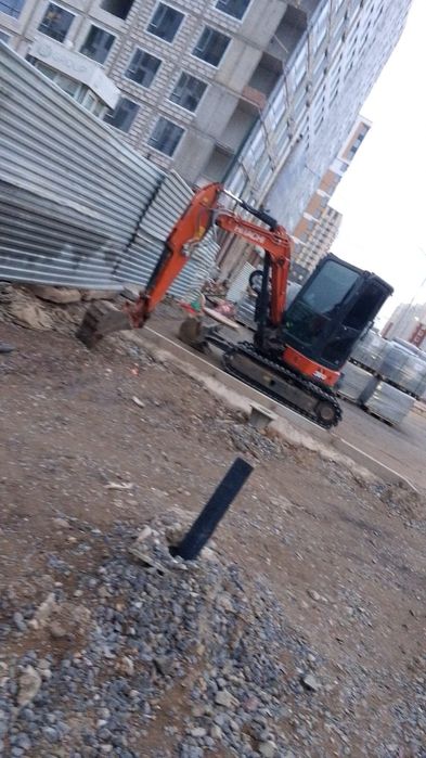 Аренда мини-экскаватора, услуги миника гидромолотом
