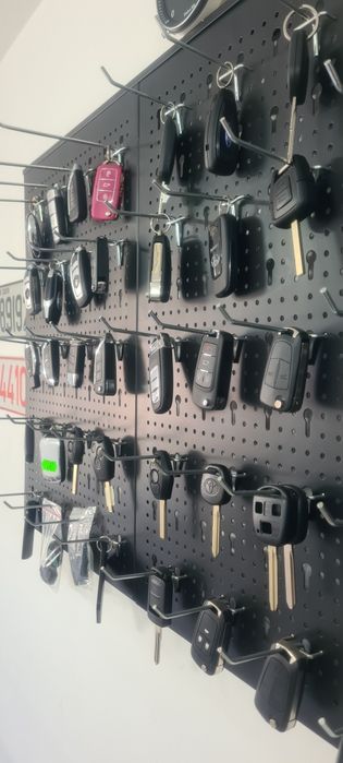 Chei auto cu cip și telecomandă