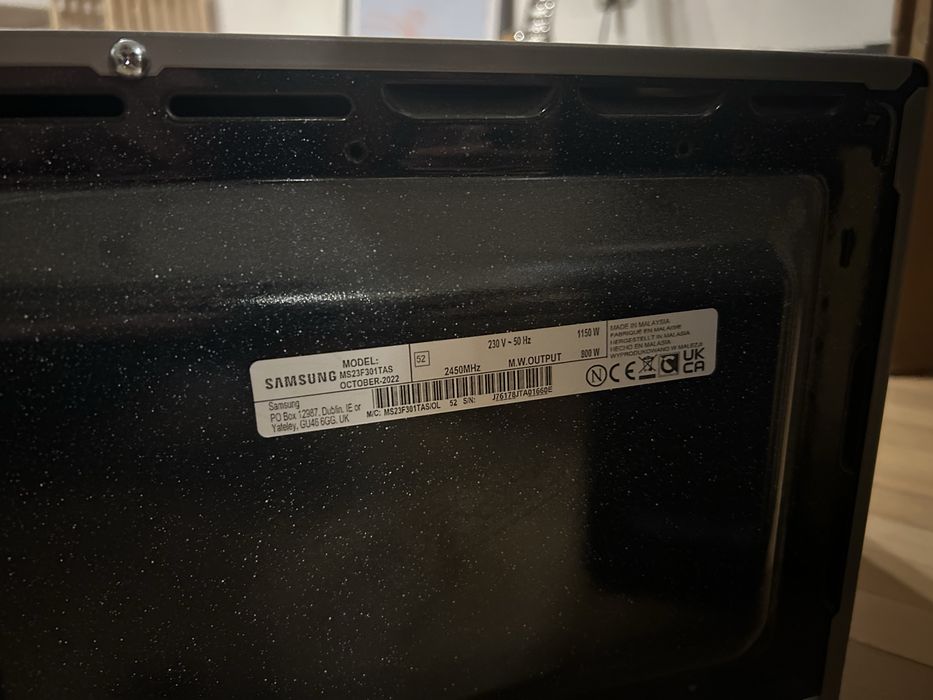 Микровълнова Samsung MS23F301TAS Като Нова