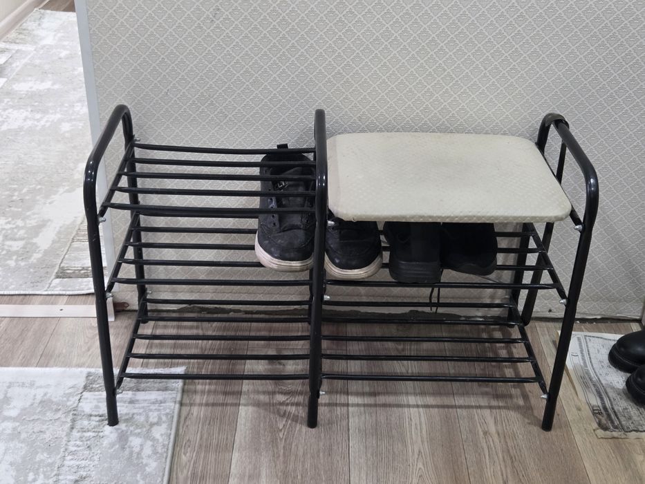 Продам обувницу с сидишкой