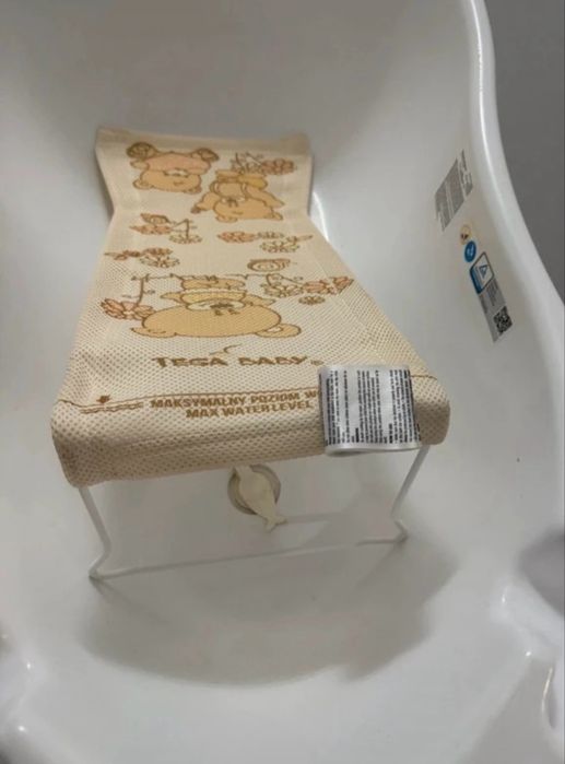 Cada cu dop si termomentru + stand (suport) pentru bebelusi