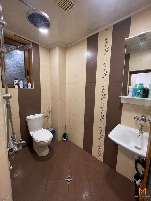 Етaж от къща + БАРБЕКЮ - Център град Севлиево