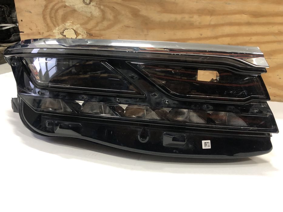 Far dreapta Volkswagen Touareg III Full Led Matrix
