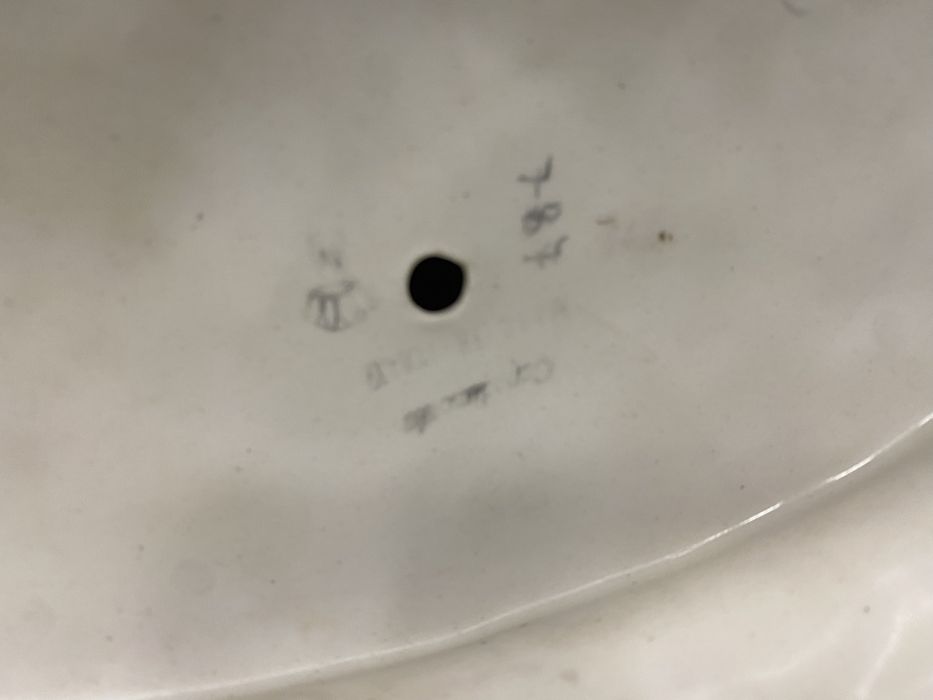 Стара италианска фигура от порцелан каподимонте