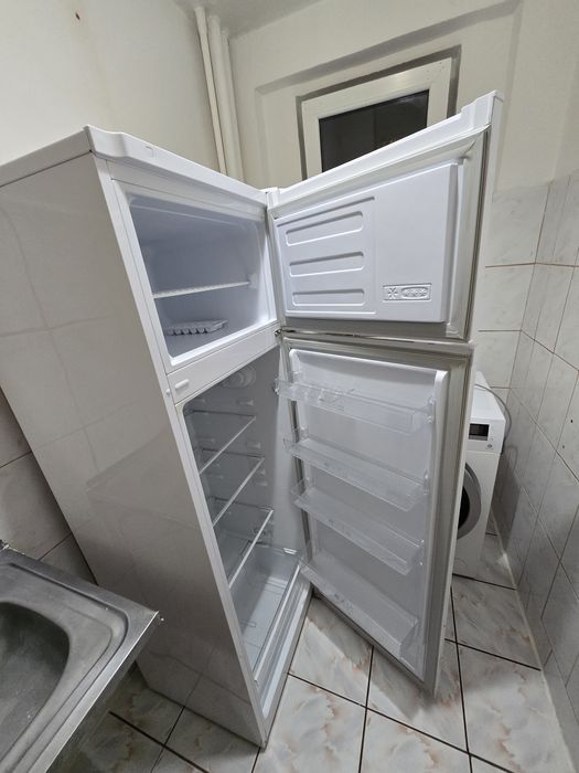 Vând Frigider si Mașină spălat automată