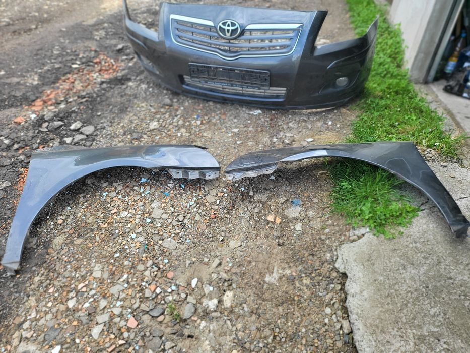 Faruri, spoiler, aripi Toyota Avensis T25