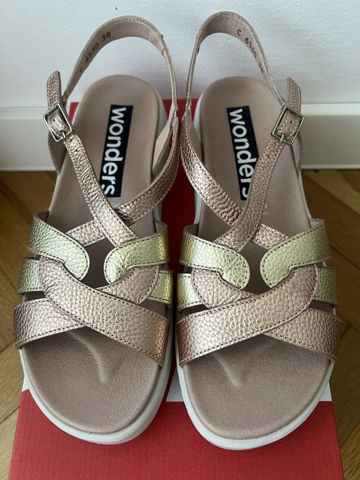 Wonders -Испански сандали