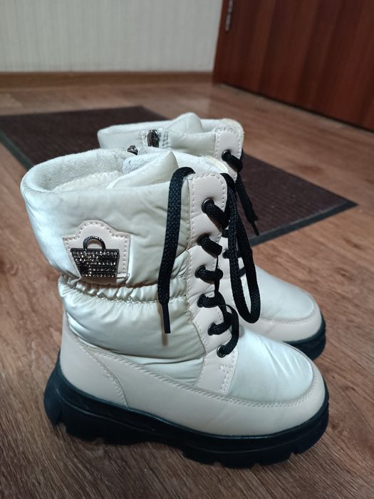 Продается детская обувь