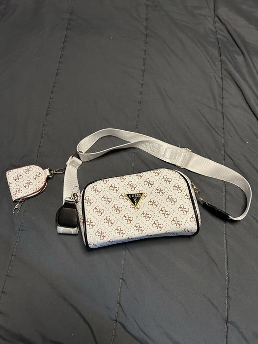 Чанта през рамо Guess