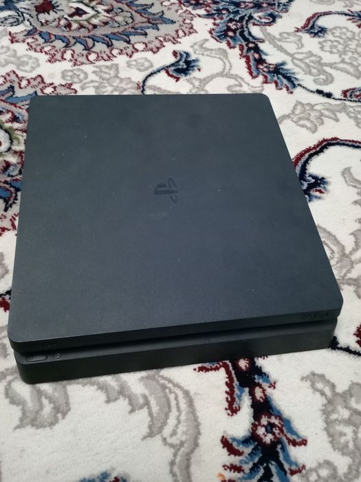 Playstation 4 sotiladi