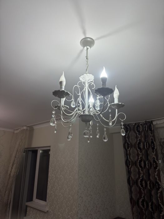 Продам все эти люстры