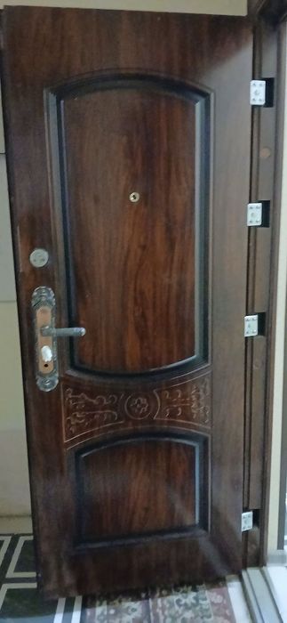 Kiraverish eshigi sotiladi