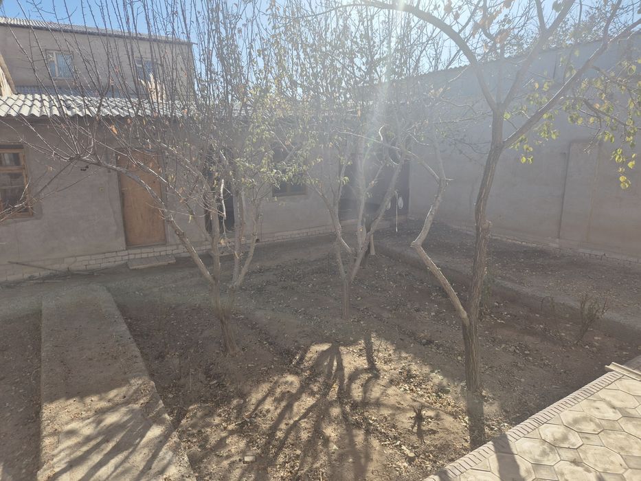 Ховли жой сотилади