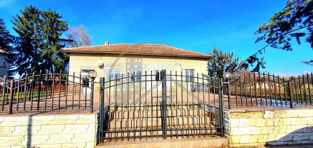 Заведение в Добрич област с.Сенокос площ 400 цена 265000