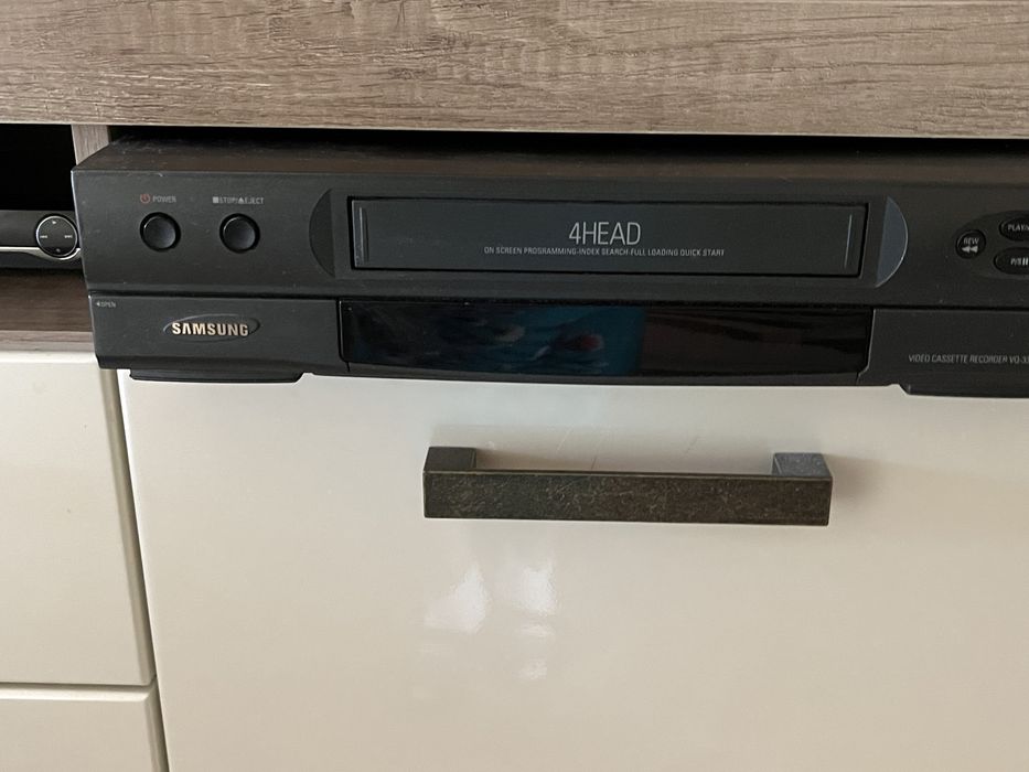 Видеомагнитофон Самсунг