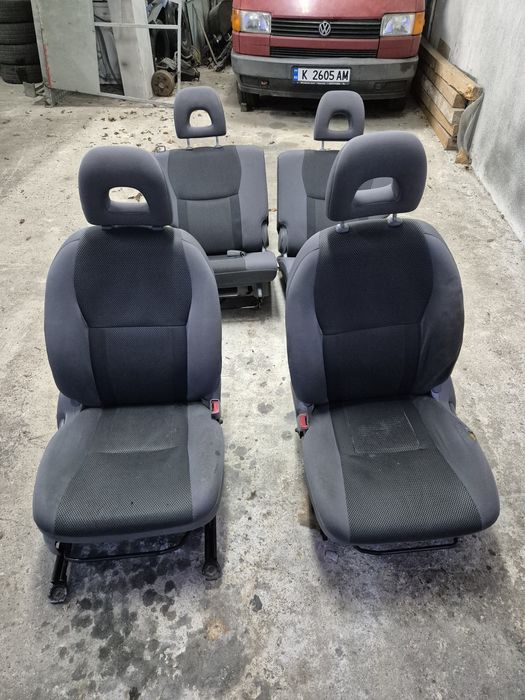 Салон за Toyota Rav4