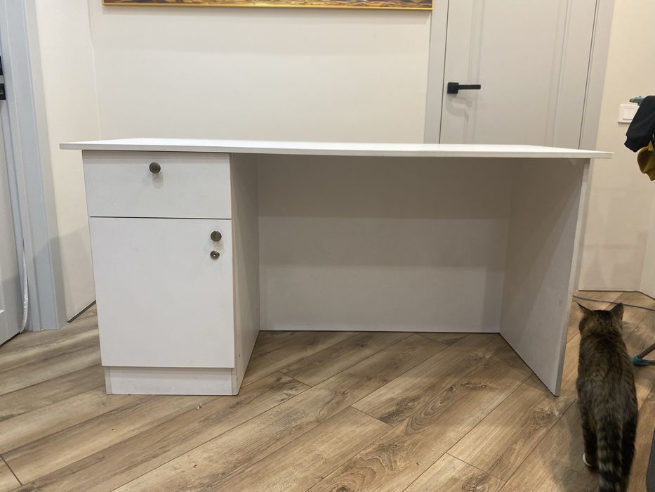 Продам офисный стол