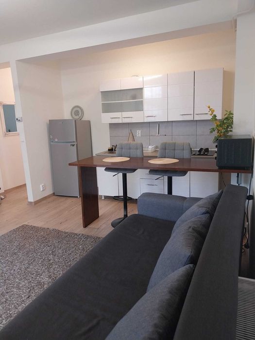 Iinchiriez apartament 2 camere zona Spital Pascanu