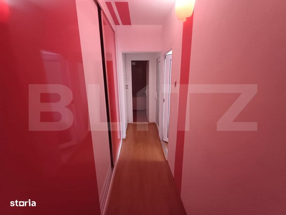 Apartament de vanzare, cu 3 camere, 70 mp, zona Revolutiei