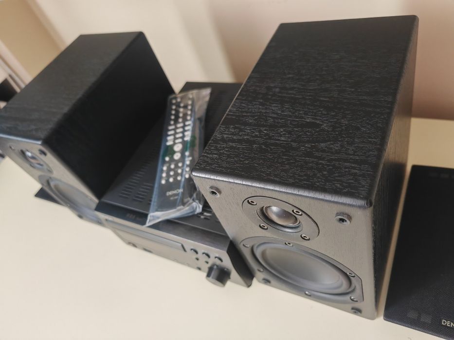Denon RCD M37 с дистанционно и тонколони