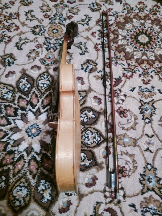 Skripka sotiladi Rossiyadan keltirilgan