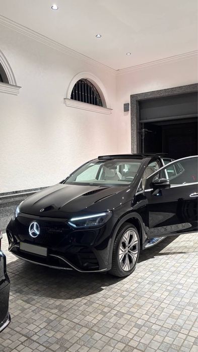 Mercedes benz EQE500 Suv