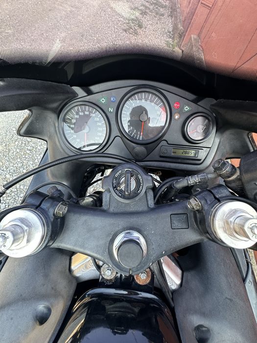 De vanzare! Honda F4