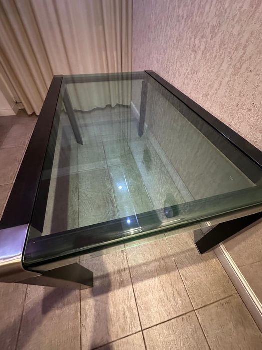 Стол для гостиной