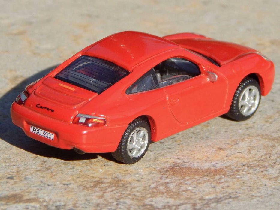 Macheta Porsche 996 (911 Carrera Coupe) Hongwell Cararama scara 1:72