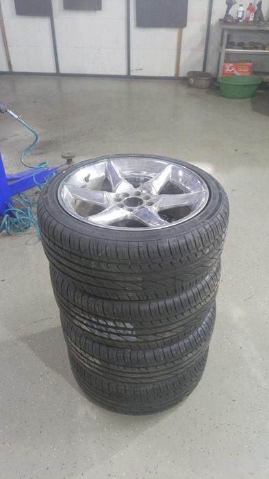 Продам 17е диски с резиной