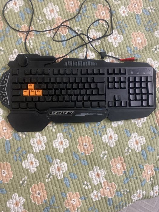 Продам клавиатуру