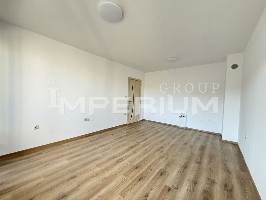 В продажба * Тристаен апартамент *  Изцяло юг * кв. Младост