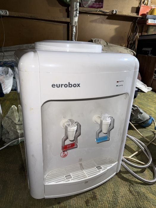 Продам настольный кулер для воды Eurobox
