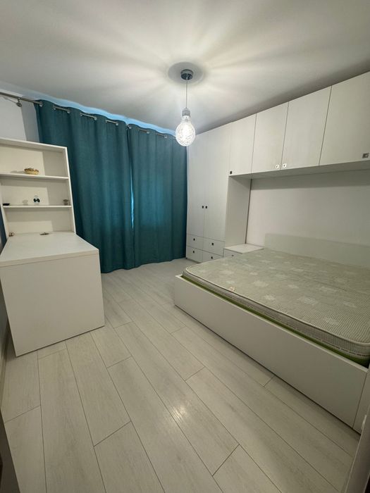 Închiriez apartament 3 camere, 2bai, Centrala termica