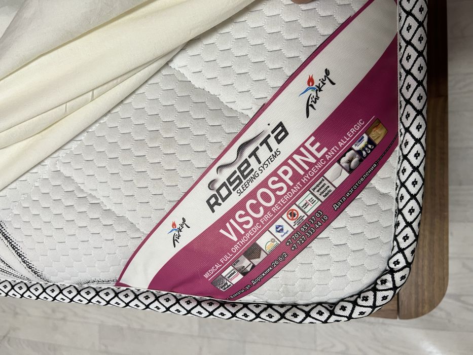 кровать натуральное дерево