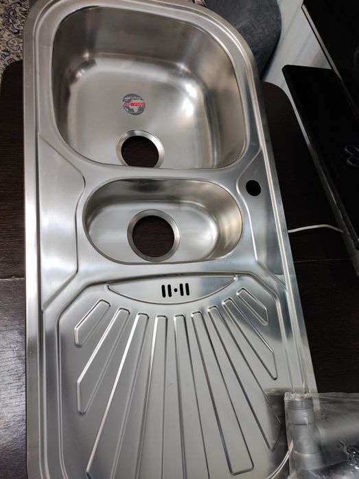 Кухонная мойка новая