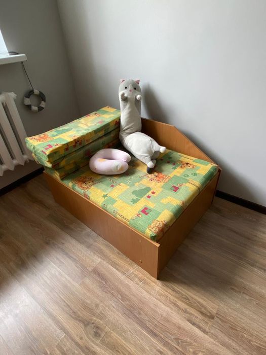 Детская мебель шкаф,парта,кроватьь