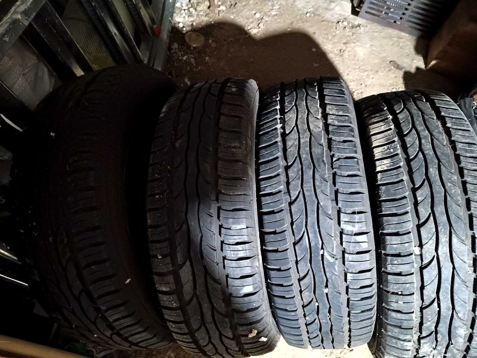 Vând DVD.uri dozator de apa cauciucuri debica 195.65.r15  adidasi puma