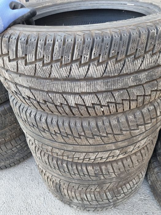 Продам 235 55 R18