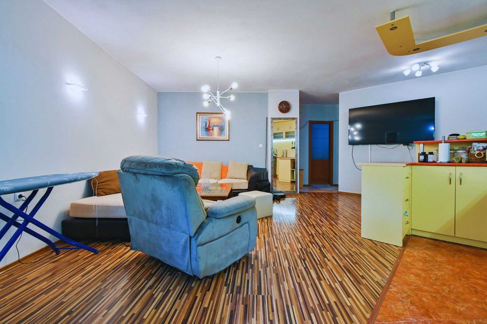 Дава се под наем Тристаен апартамент в София, Павлово - 90 кв.м за 749.7 € - Снимка #2