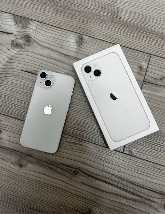 Телефон iPhone 13