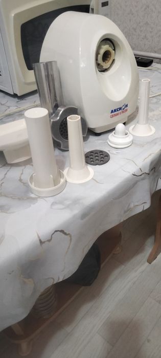 Продам электромясорубку