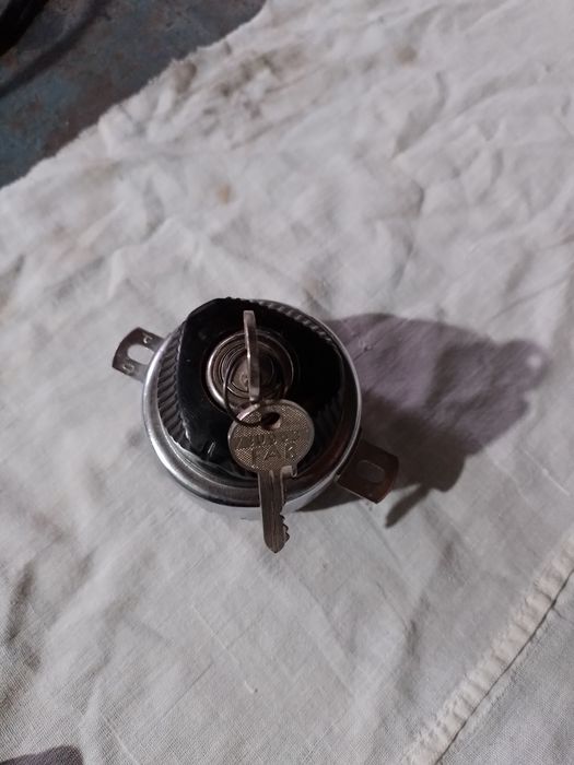 Продаётся запчасти на Яву