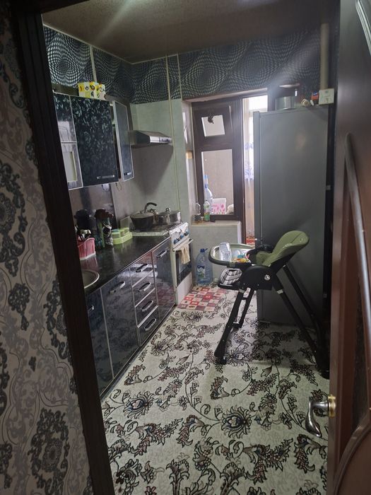 Срочно продаётся 3/2/4 квартира 77 серия феруза 77000