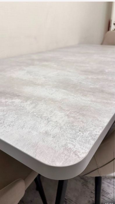 Кухонный стол и 4 стула