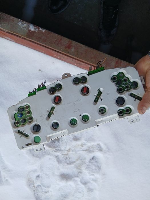 Приборная панель субару